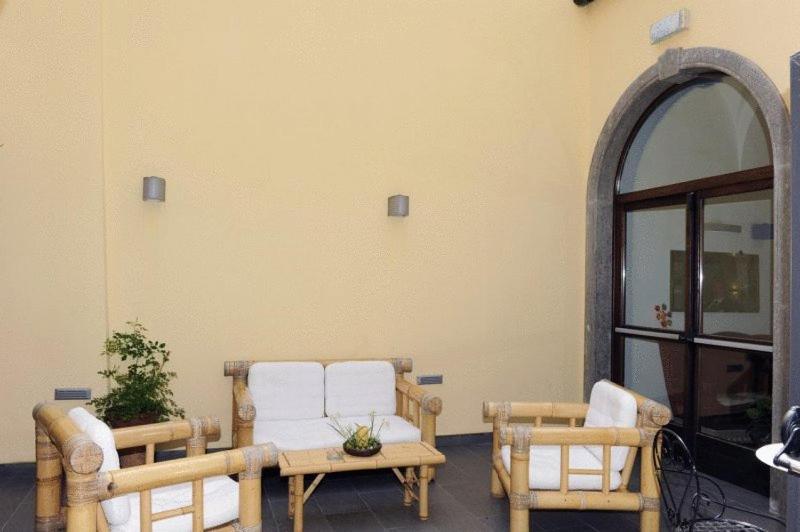 Hotel Urbano V Montefiascone Bagian luar foto
