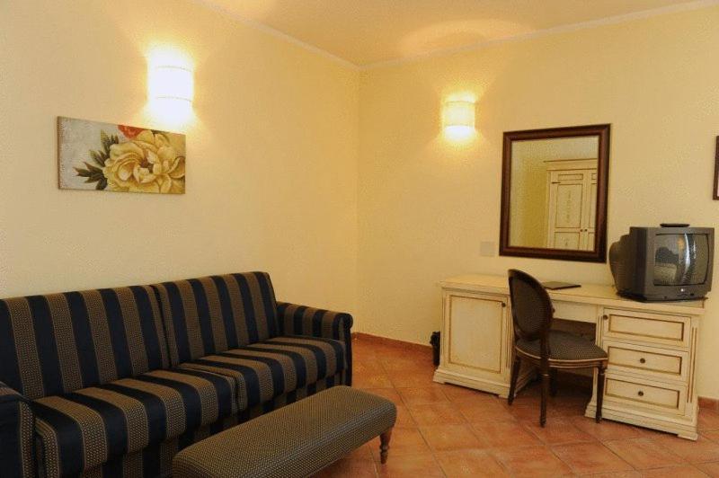 Hotel Urbano V Montefiascone Ruang foto
