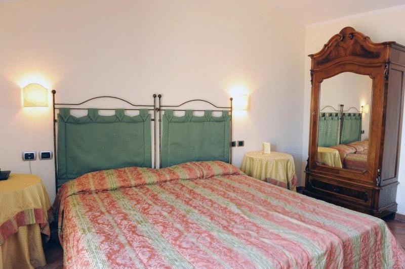 Hotel Urbano V Montefiascone Ruang foto